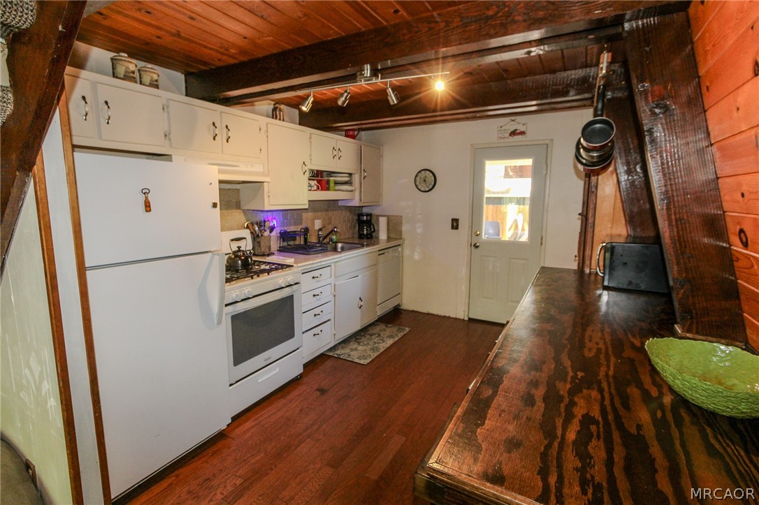 317 West Aeroplane Boulevard Property Photo 8