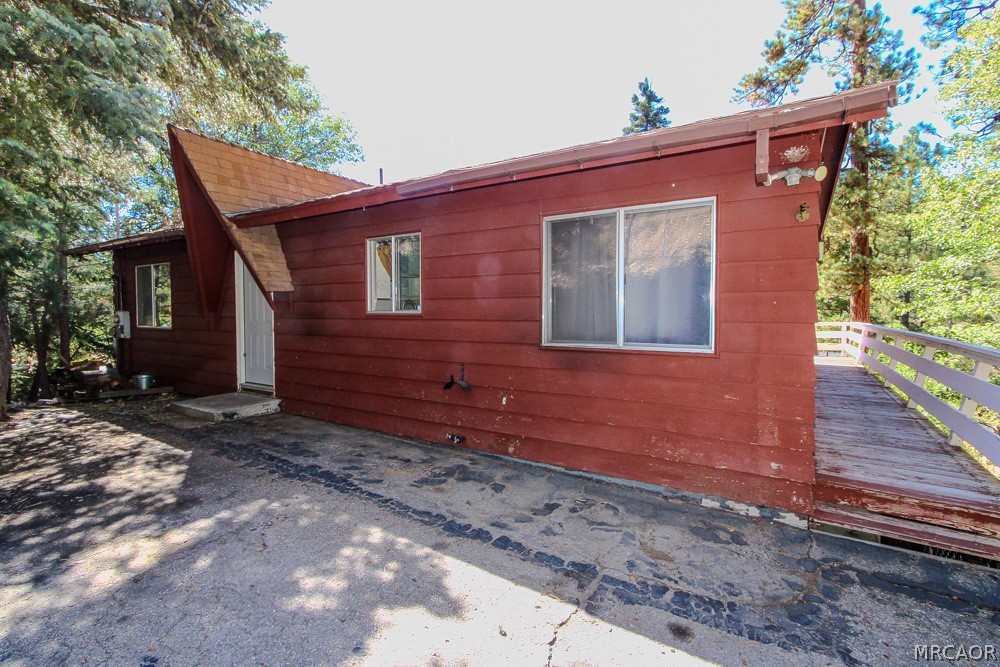 1292 Bruin Trail Property Photo 3