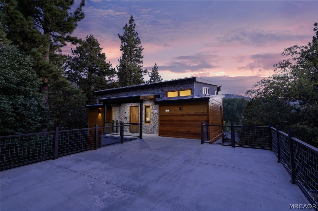 43669 Ridge Crest Drive Property Photo 2