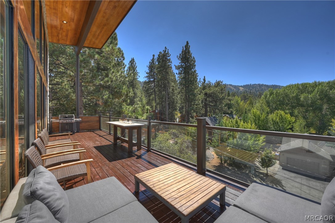 43669 Ridge Crest Drive Property Photo 9