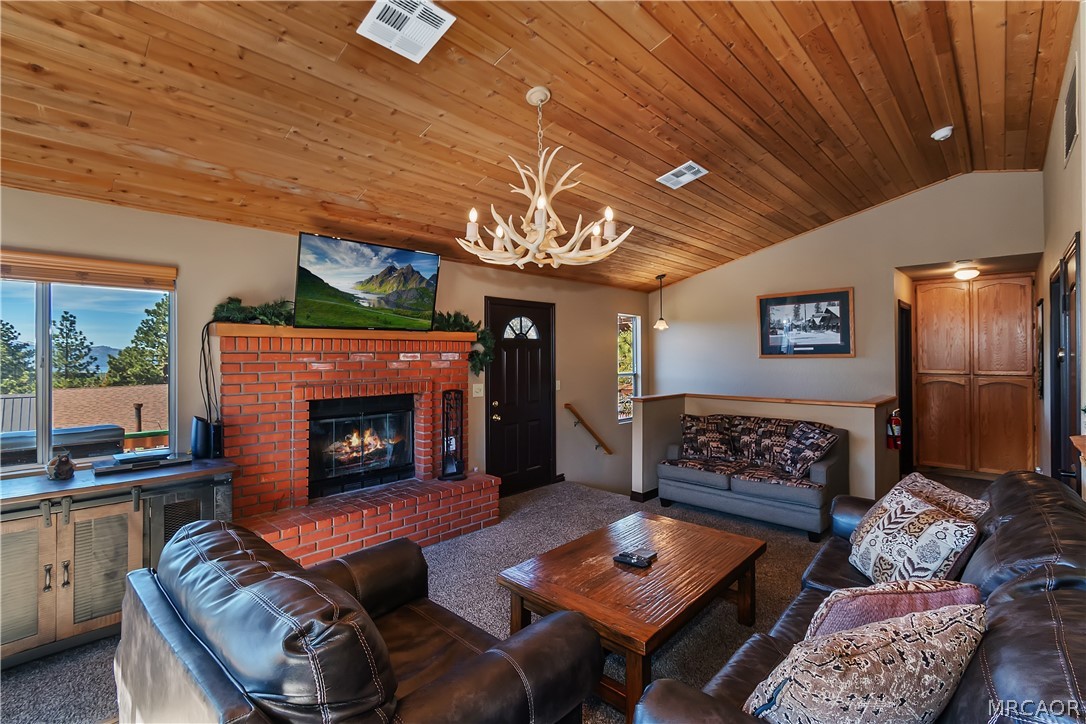 43850 Yosemite Drive Property Photo 7