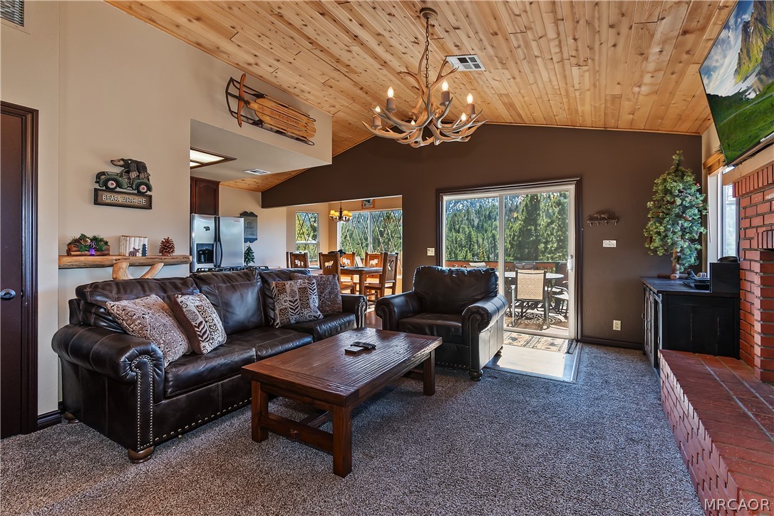 43850 Yosemite Drive Property Photo 8