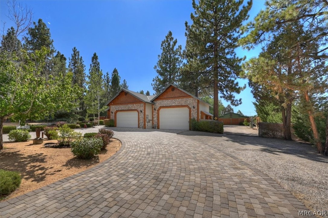 1155 Willow Lane Property Photo 3