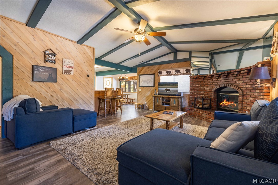 1009 White Mountain Property Photo 3
