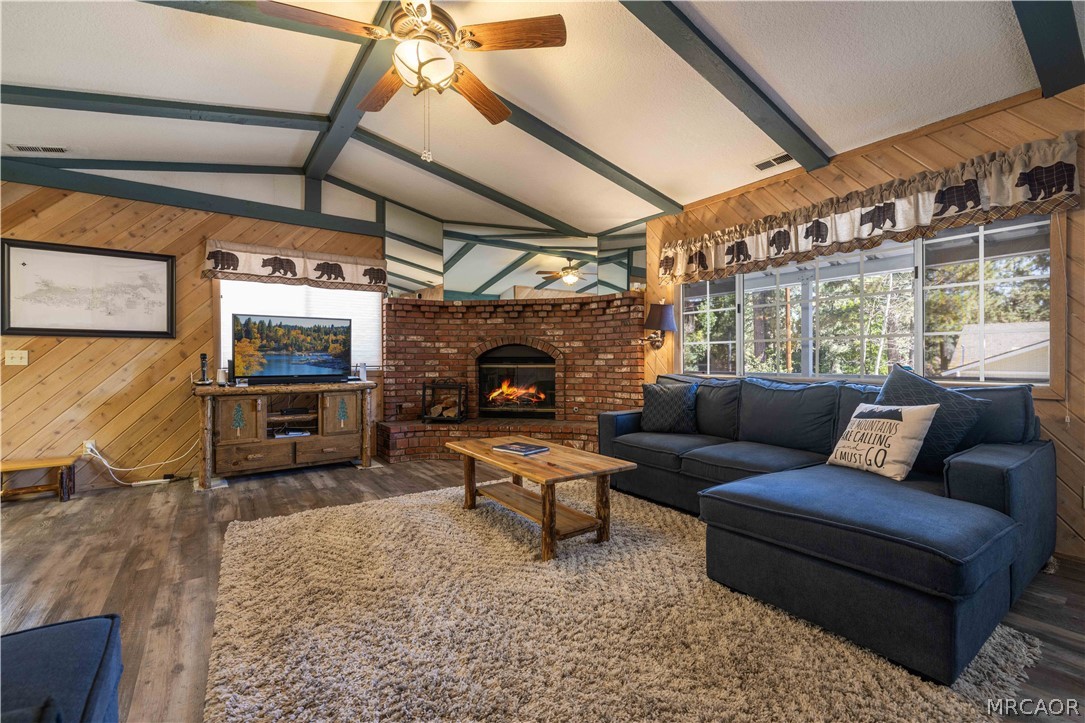 1009 White Mountain Property Photo 4