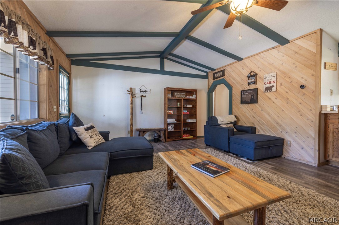 1009 White Mountain Property Photo 5