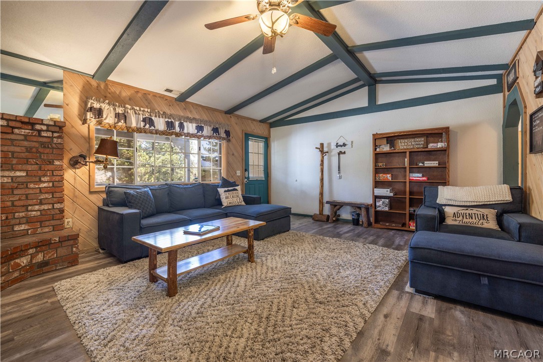 1009 White Mountain Property Photo 6
