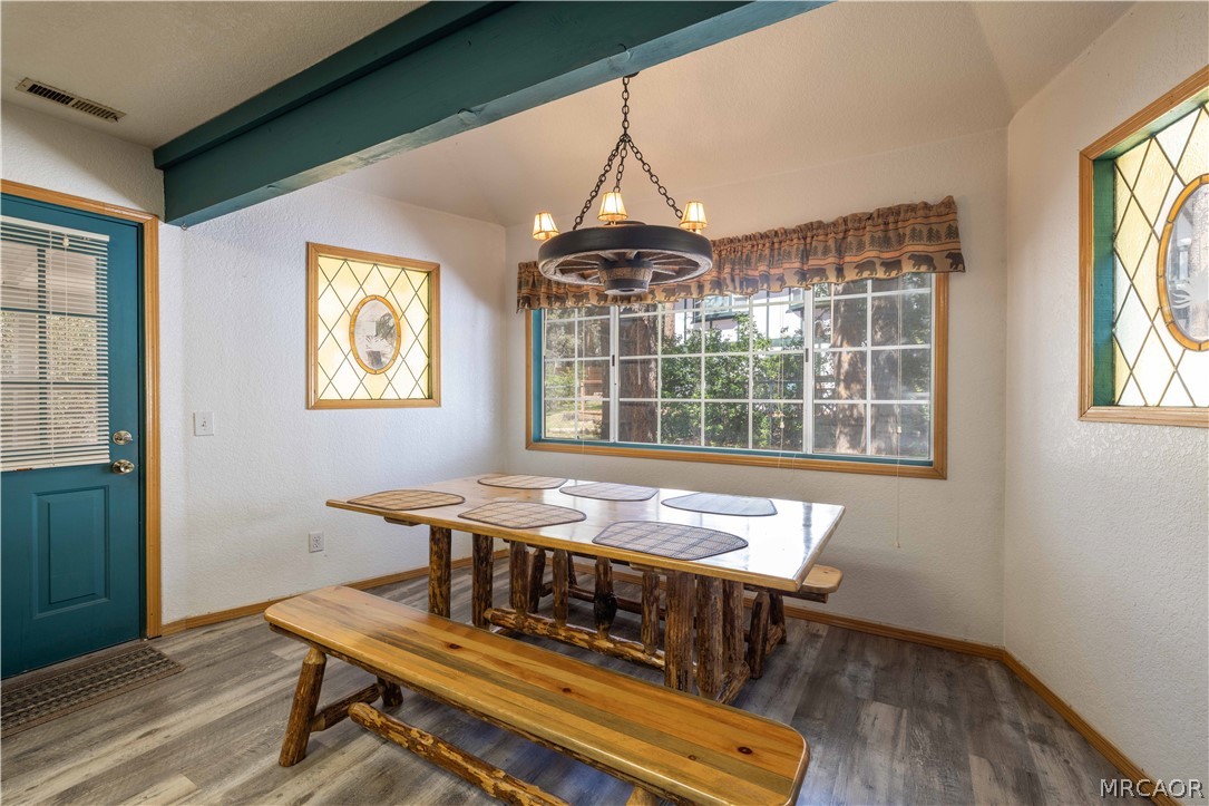 1009 White Mountain Property Photo 9