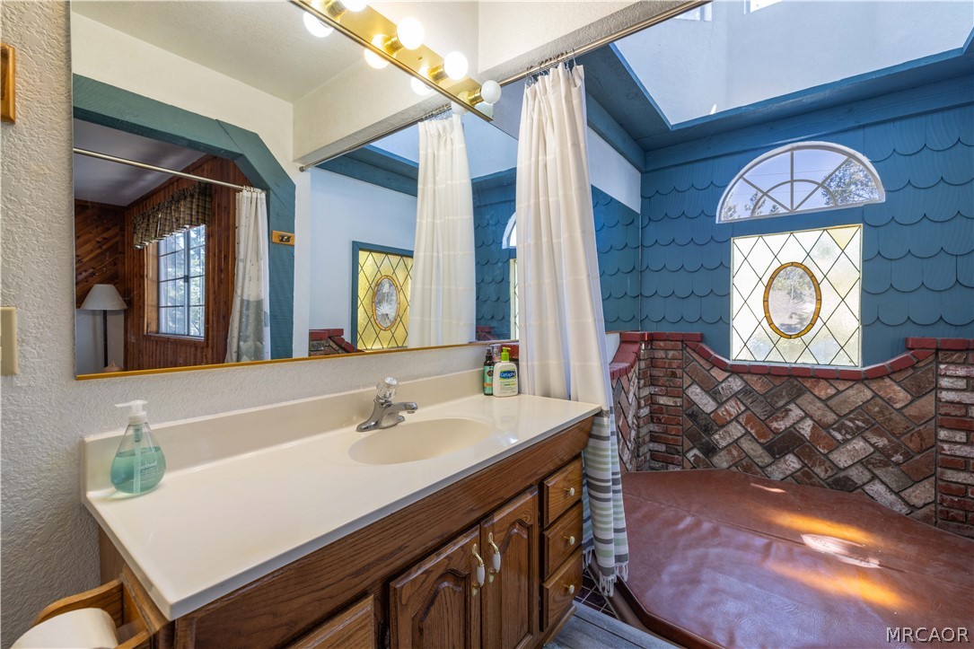 1009 White Mountain Property Photo 15