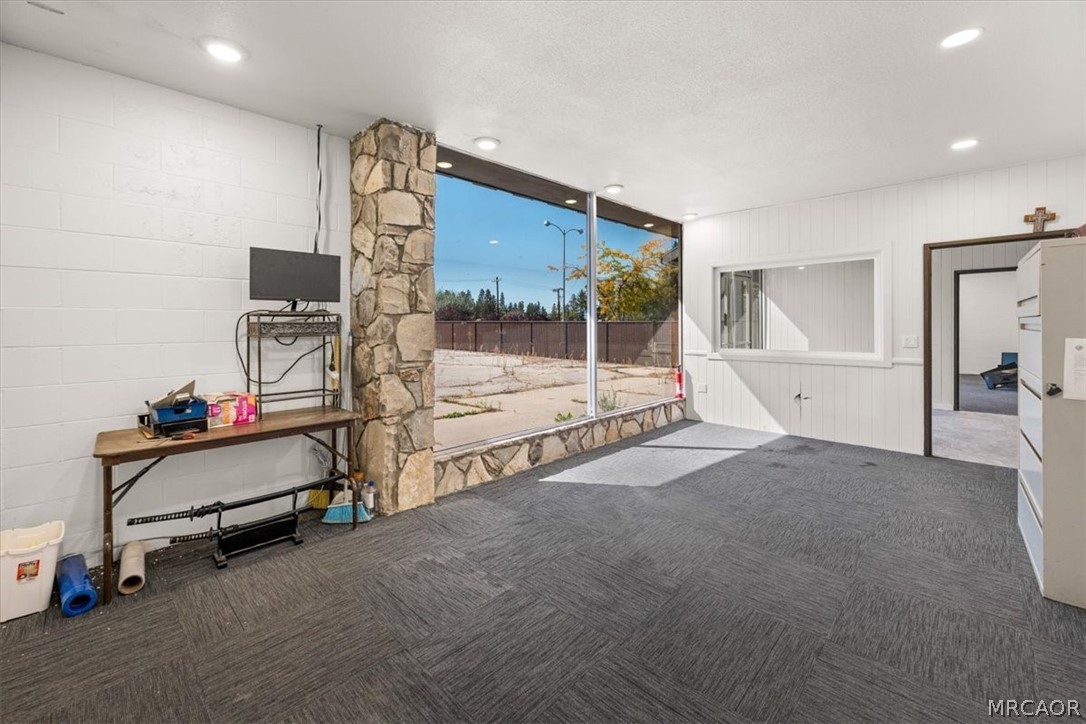 735 Stocker Road Property Photo 11