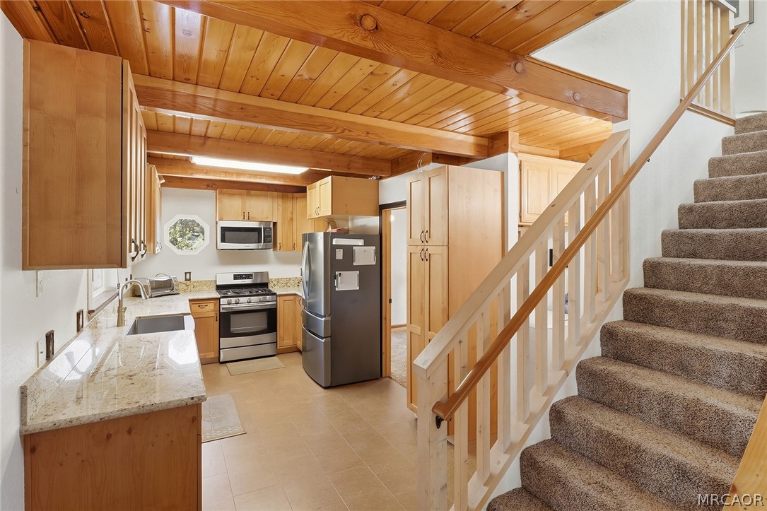 39196 Seminole Drive Property Photo 11