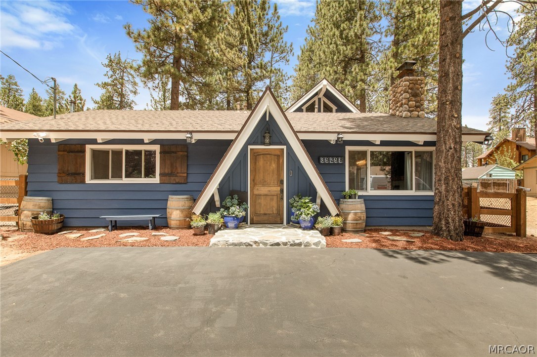 39298 Willow Landing Road Property Photo 1