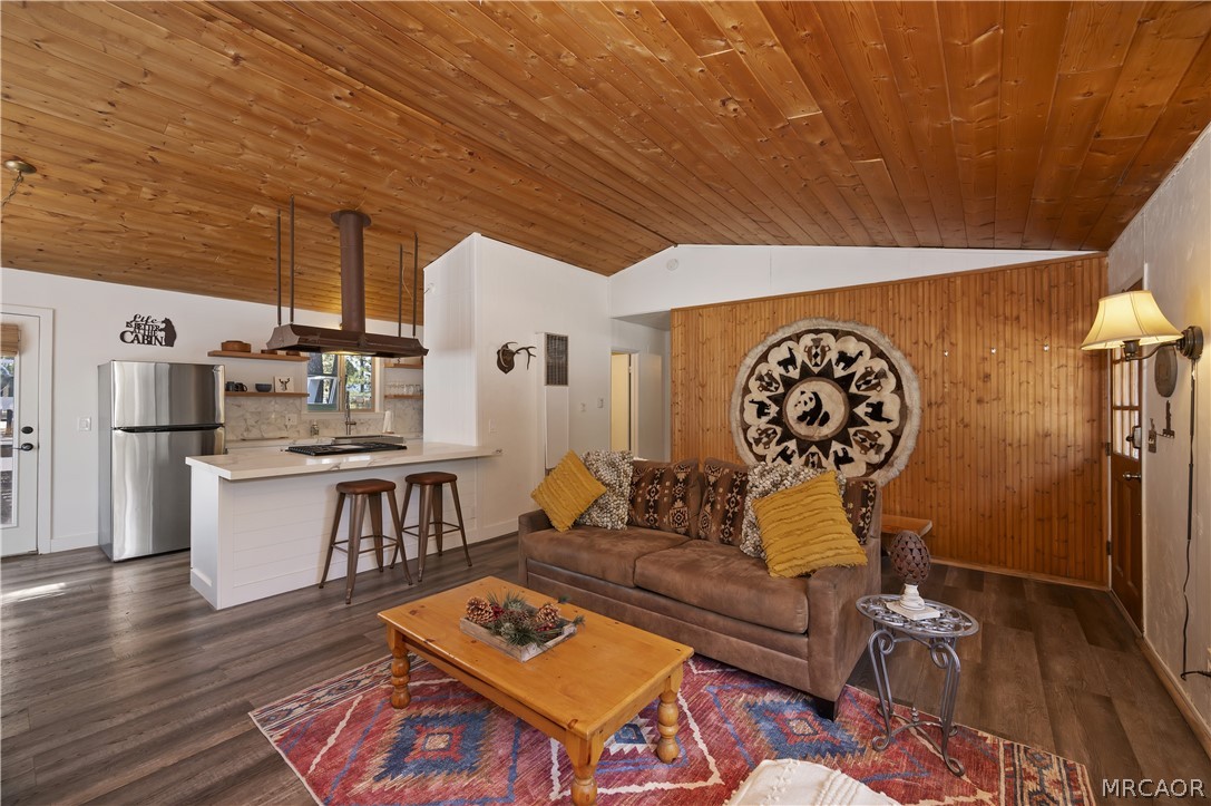 448 Quail Drive Property Photo 4
