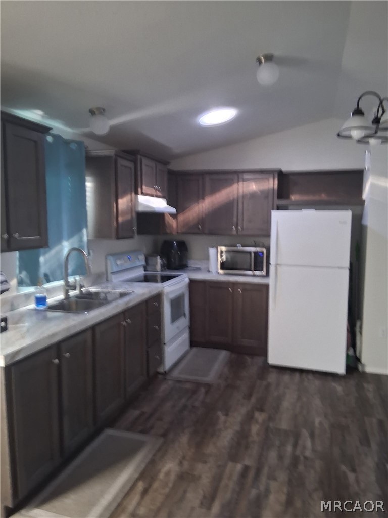45456 7th Street Property Photo 5