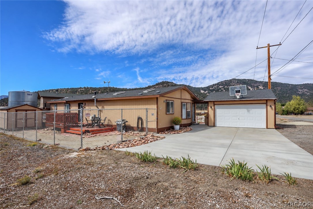 45395 7th Street Property Photo 2
