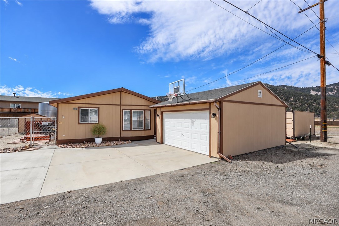 45395 7th Street Property Photo 3