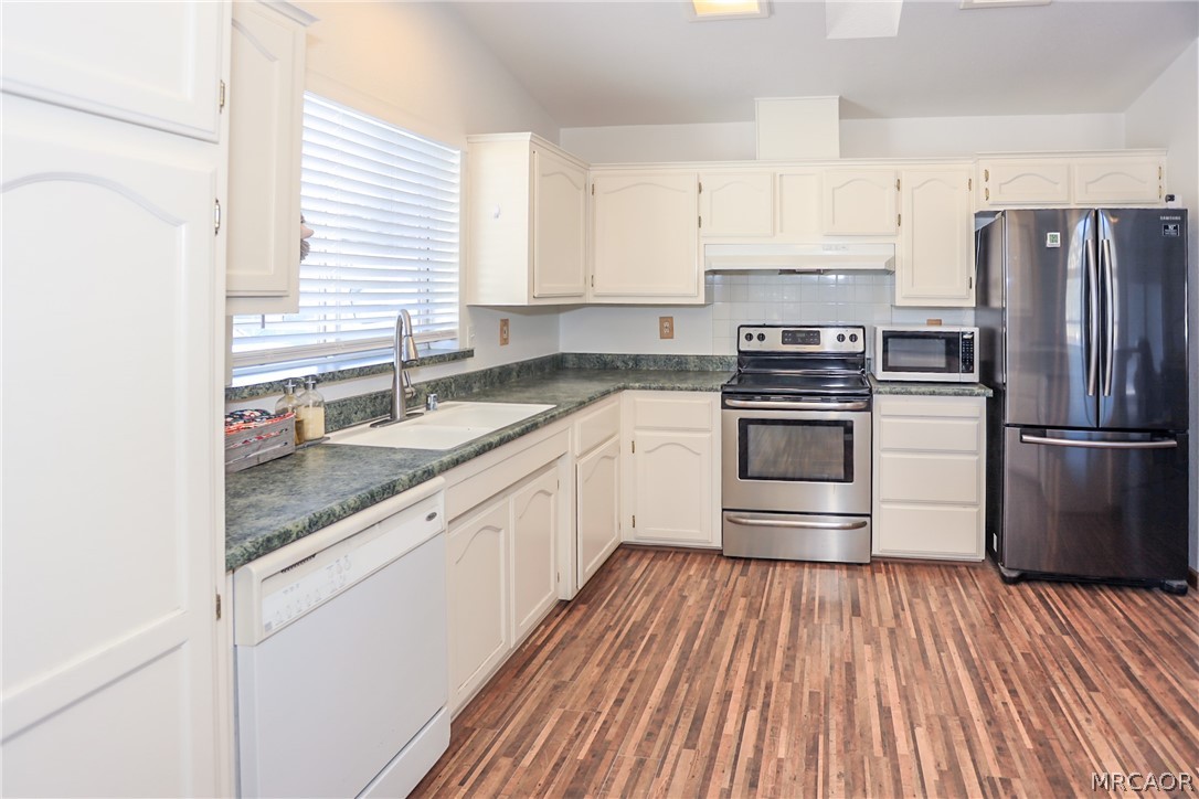 45395 7th Street Property Photo 12