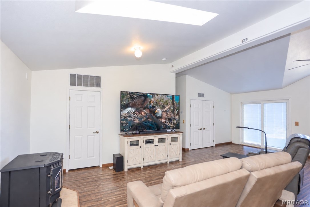 45395 7th Street Property Photo 16