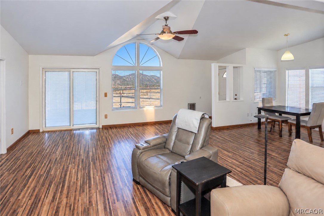 45395 7th Street Property Photo 17