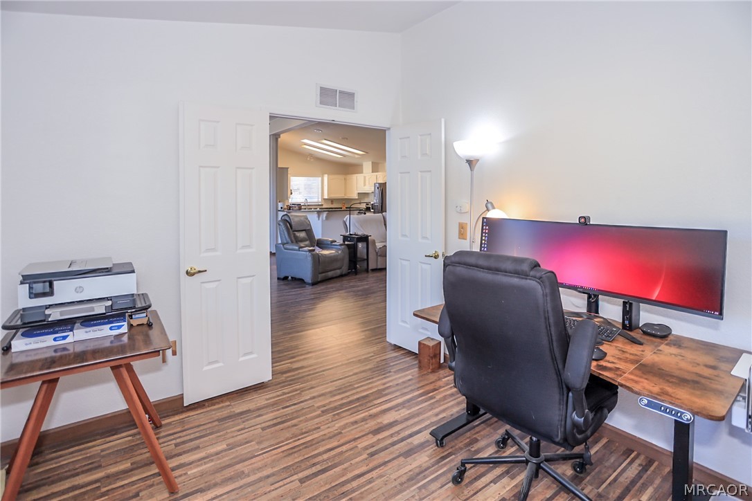 45395 7th Street Property Photo 18