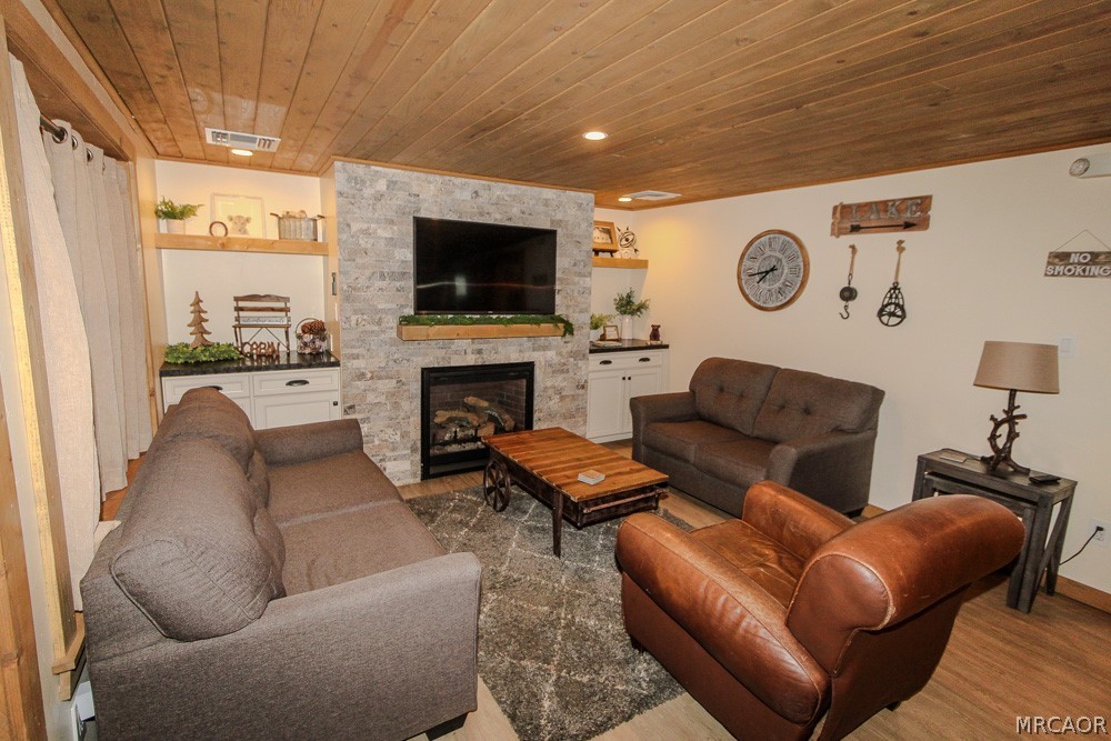 42655 Peregrine Avenue Property Photo 6