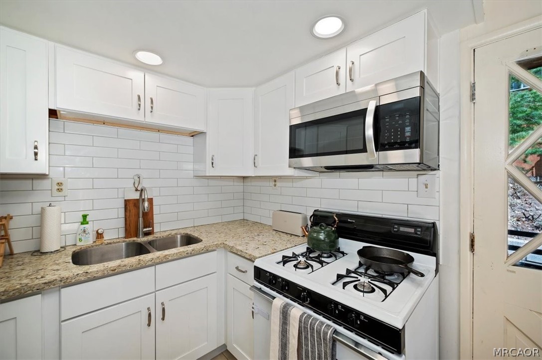 43051 Monterey Street Property Photo 13