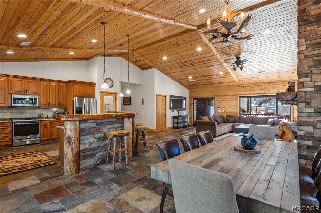 1520 Fallbrook Court Property Photo 15