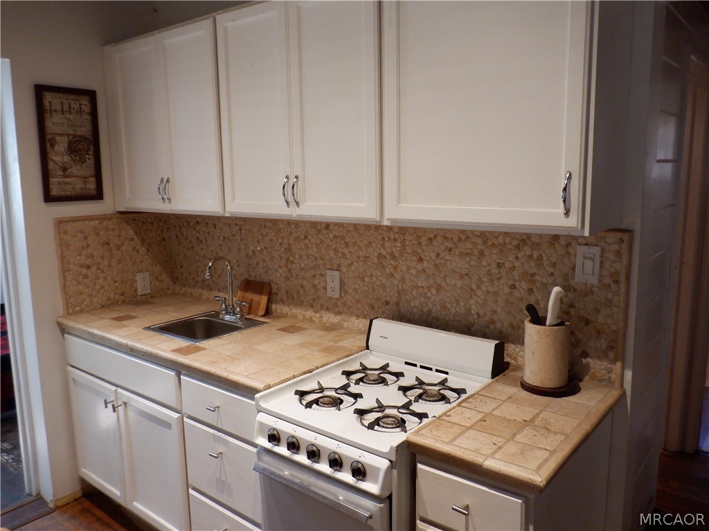 582 Beechnut Drive Property Photo 8