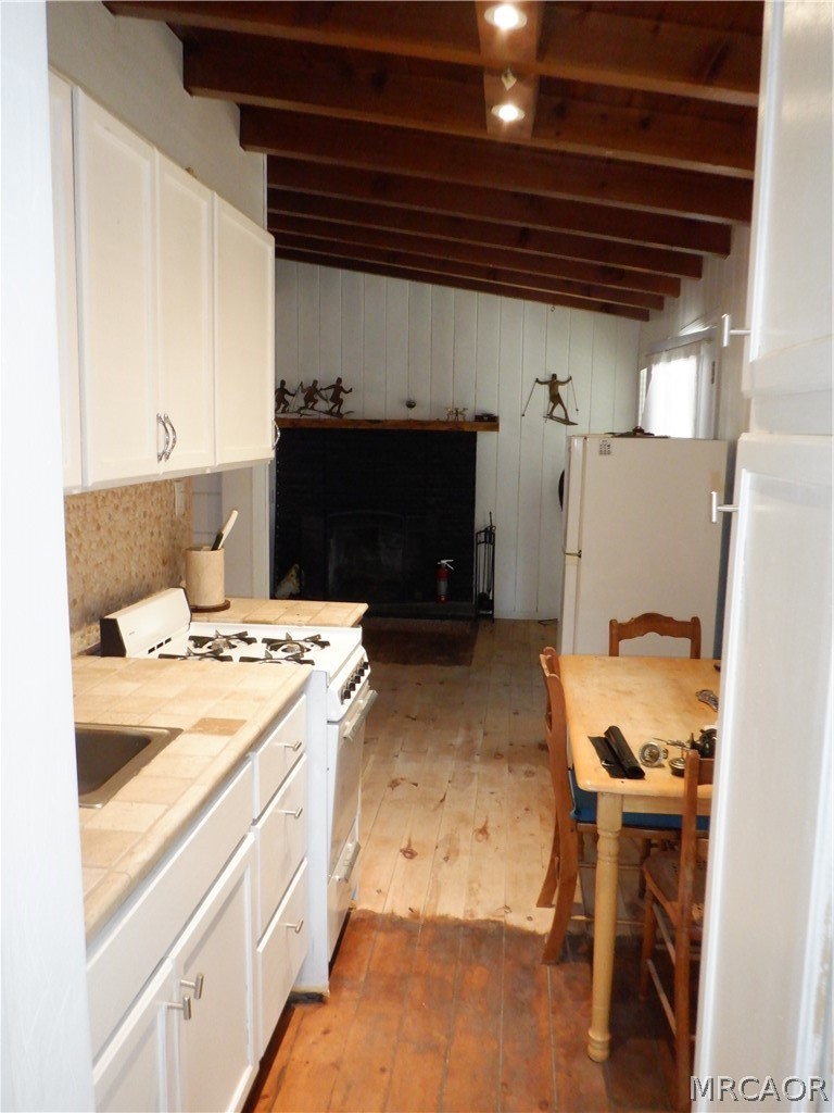 582 Beechnut Drive Property Photo 9