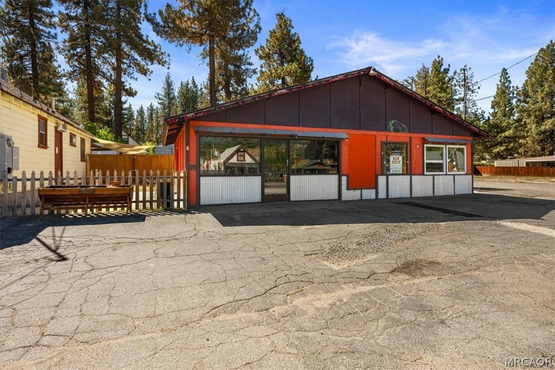 1112 West Big Bear Boulevard Property Photo 2