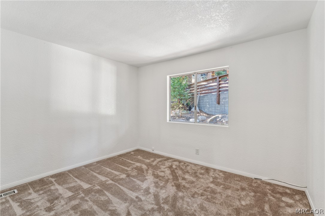560 Rose Lane Property Photo 15
