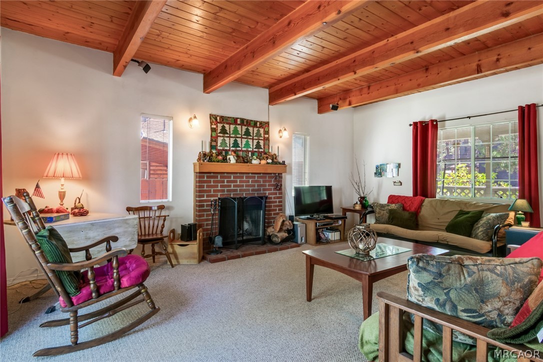 833 Angeles Boulevard Property Photo 3