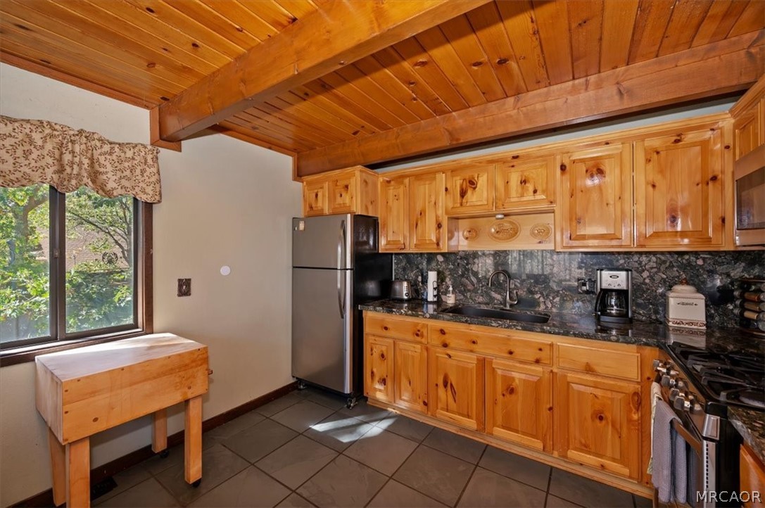 1290 Pigeon Road Property Photo 11