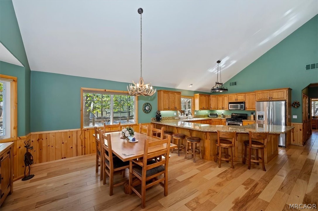 340 Santa Barbara Avenue Property Photo 12