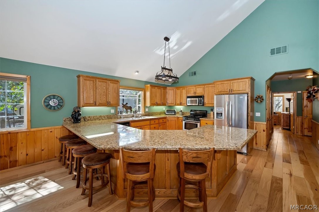 340 Santa Barbara Avenue Property Photo 14