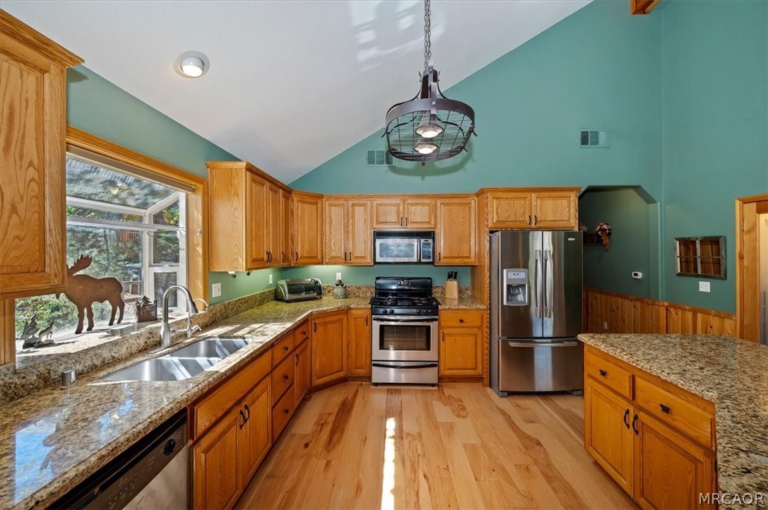 340 Santa Barbara Avenue Property Photo 15