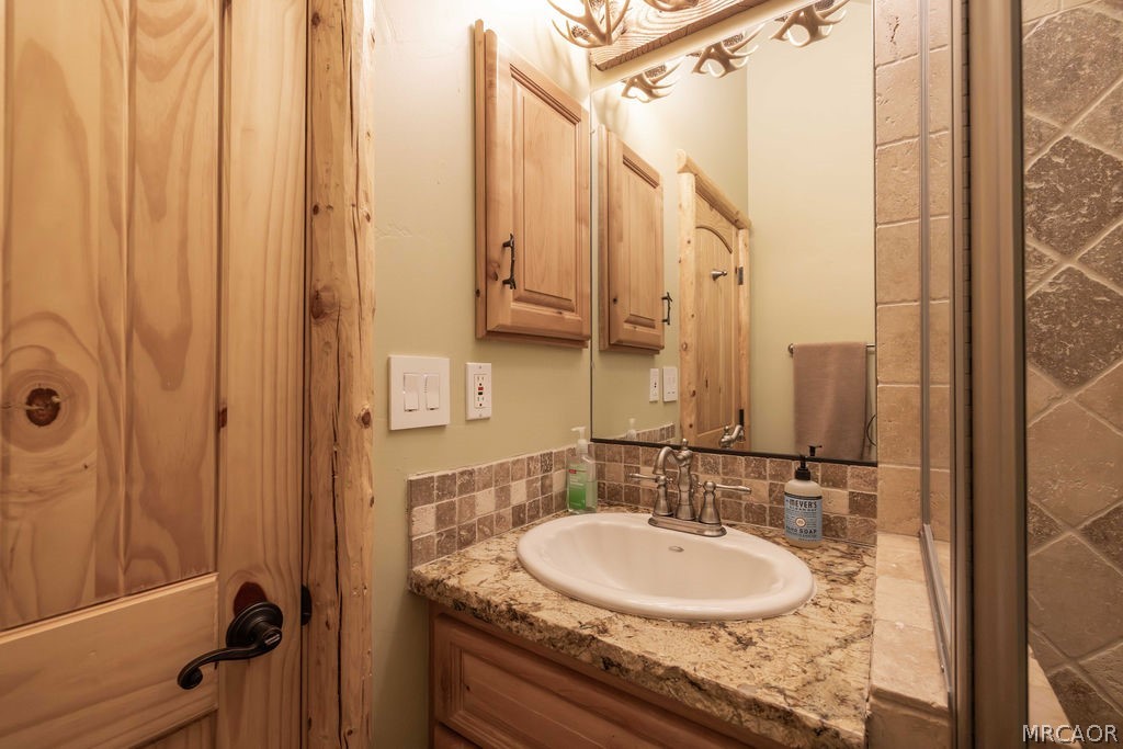 42489 Bear Loop Property Photo 28