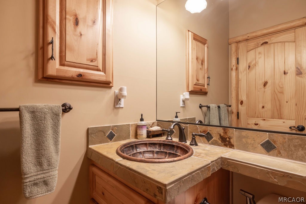 42489 Bear Loop Property Photo 31