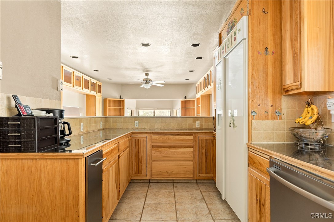 27596 North Bay Road Property Photo 14