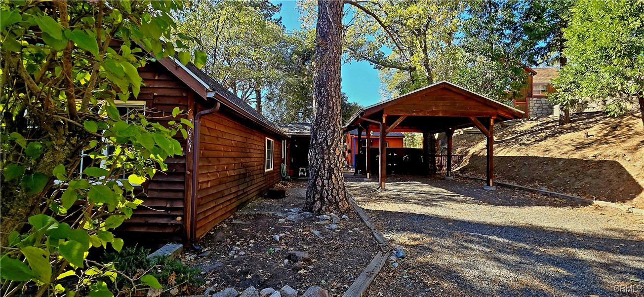 21661 Crest Forest Drive Property Photo 4