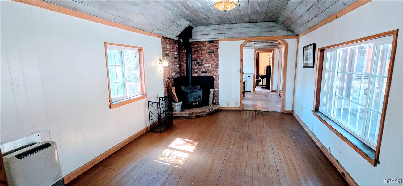 21661 Crest Forest Drive Property Photo 6