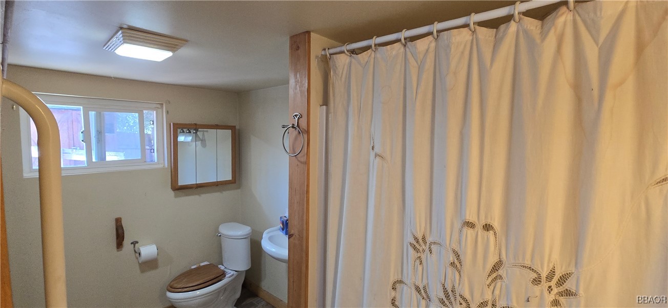 21661 Crest Forest Drive Property Photo 9