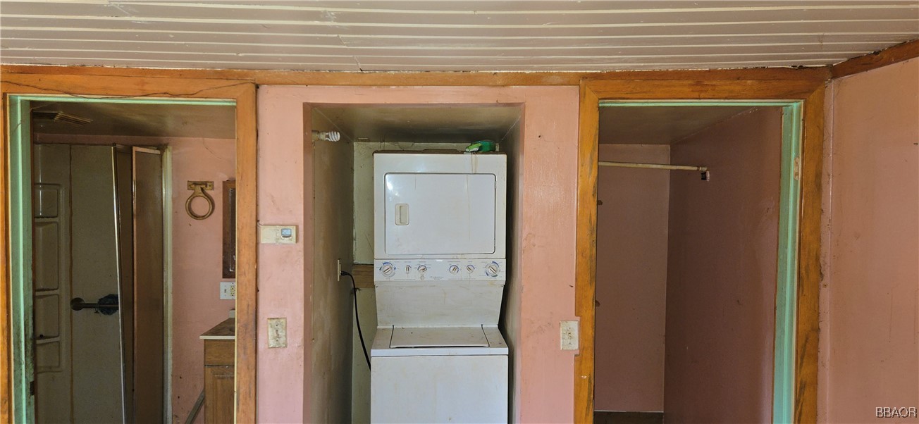 21661 Crest Forest Drive Property Photo 15