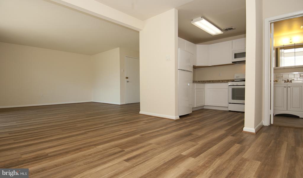 10401 46th Ave Property Photo 6