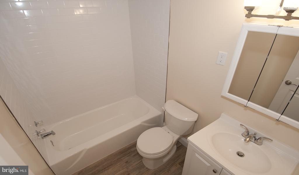 10401 46th Ave Property Photo 16
