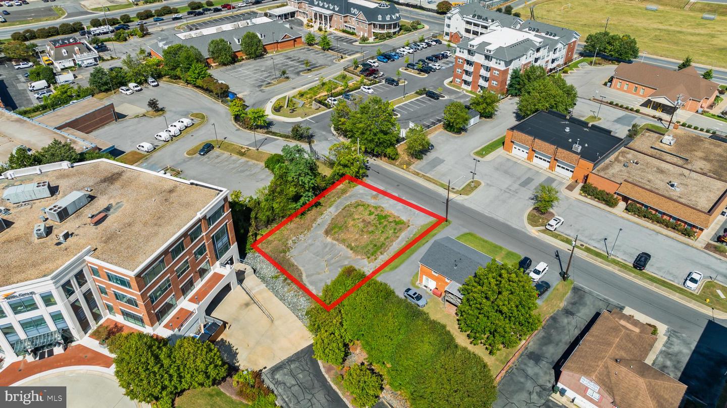 107 Howard St Property Photo 4
