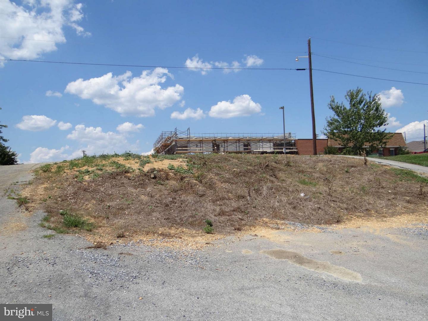 107 Howard St Property Photo 15