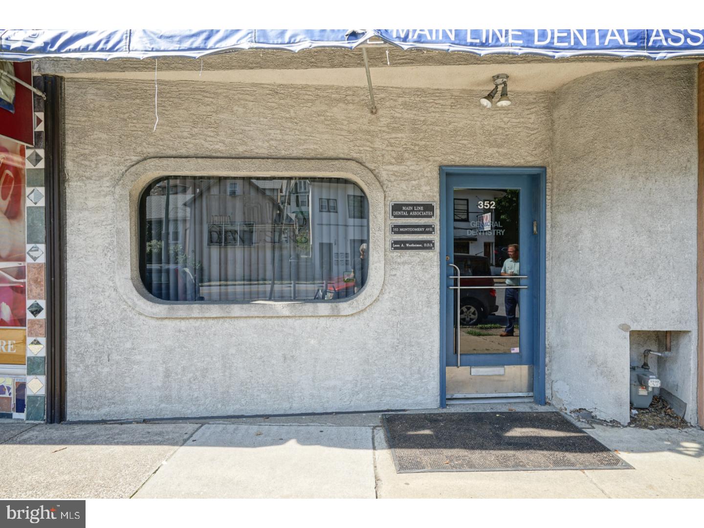 352 Montgomery Ave Property Photo