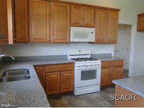 24587 Hollytree Cir Property Photo 8