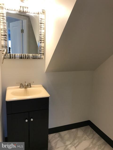 4920 Belair Rd #3c Property Photo 6